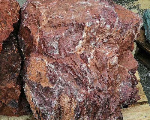 Валун Яшма с прожилками 3-7 тонн